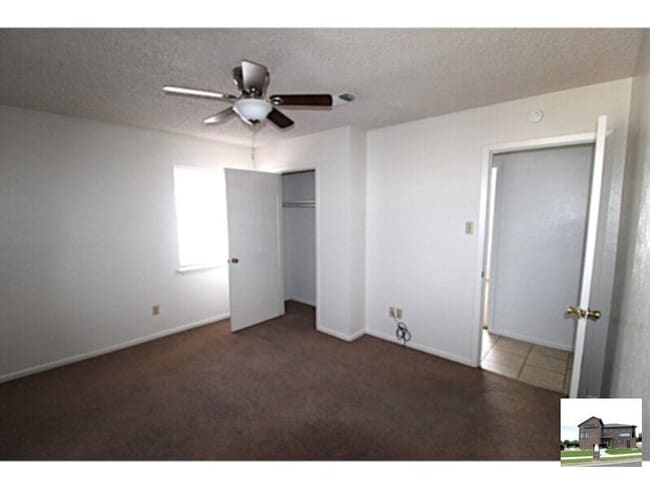 Building Photo - 803 Michelle Dr