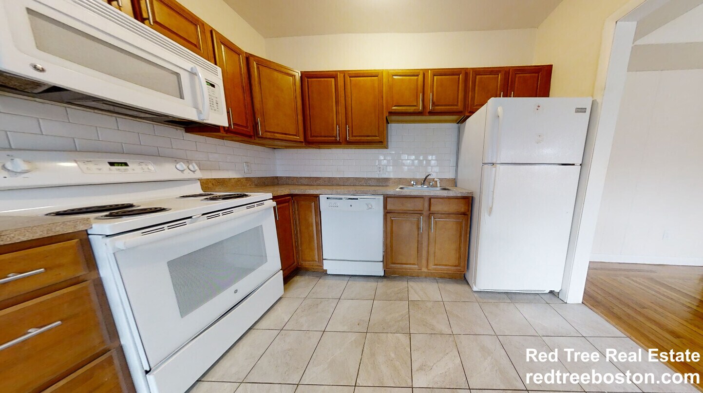 Building Photo - 1131 Commonwealth Ave