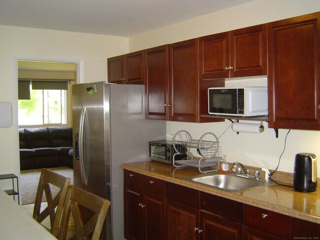 Building Photo - 301 S Elm St