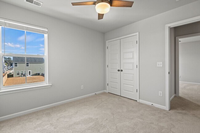 Building Photo - 3 Bedroom, 2.5 Bathroom Home in Summers Corner - Summerville