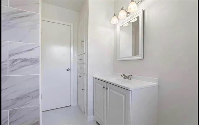 Building Photo - 1529 E King St