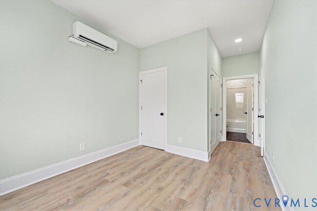 Building Photo - 207 E Broadway
