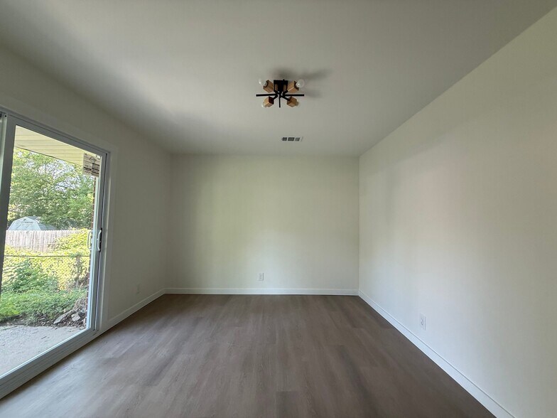 Building Photo - 1170 Benedict Ct