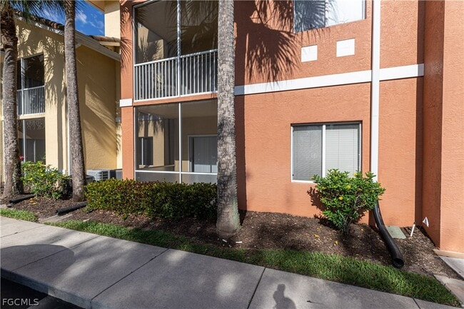 Building Photo - 6490 Aragon Way