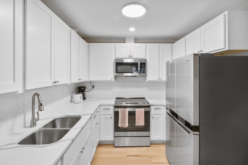 Building Photo - 319 Wildberry Ln