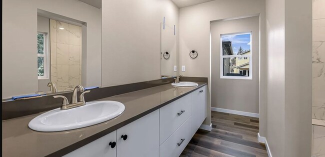 Building Photo - Newer 3 Bedroom, 2.25 Bathroom!