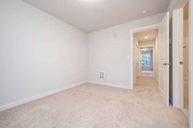 Building Photo - 5903 185th Ct NE