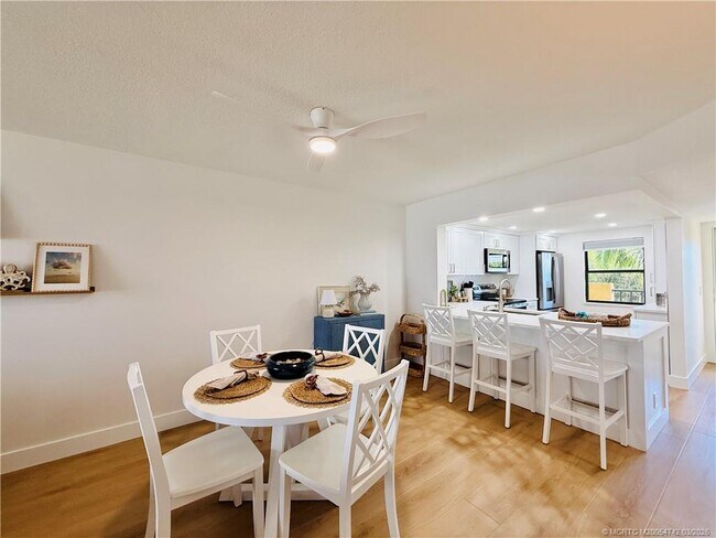 Building Photo - 7370 S Ocean Dr