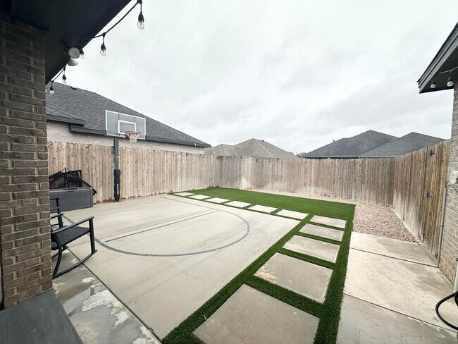 Building Photo - 4 Bedroom 3 Bathroom for Rent