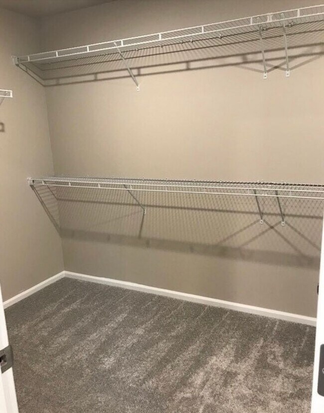 Building Photo - Beautiful, almost new Home Marysville!