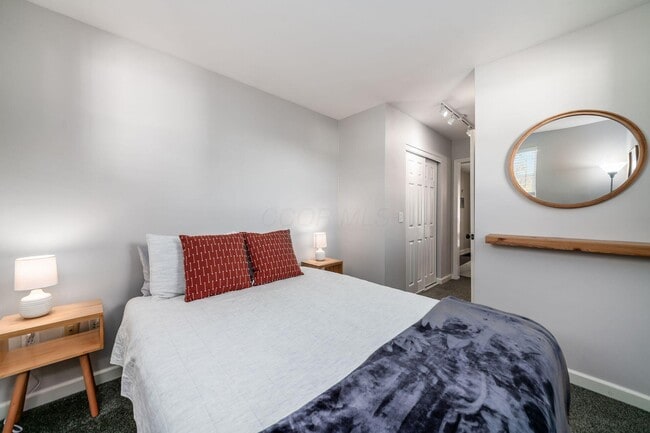 Building Photo - 190 E Dominion Blvd