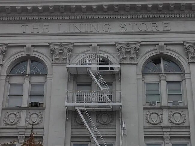 Building Photo - 412 Washington St