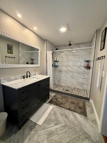 Building Photo - 125 Skyview Rd