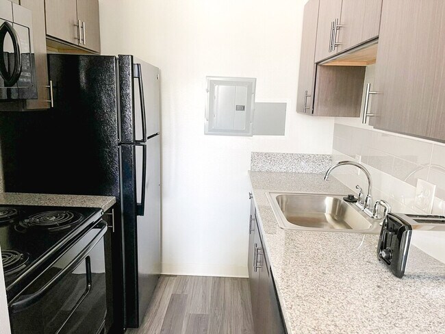 Building Photo - 2515 Burnet Ave