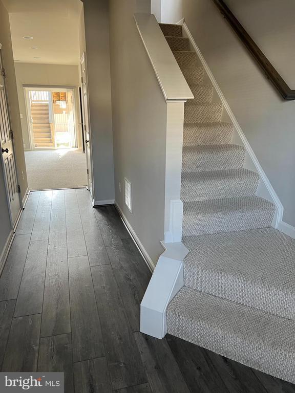 Building Photo - 113 Gristmill Ct