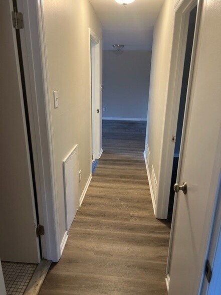 Building Photo - 568 Thrush Ct