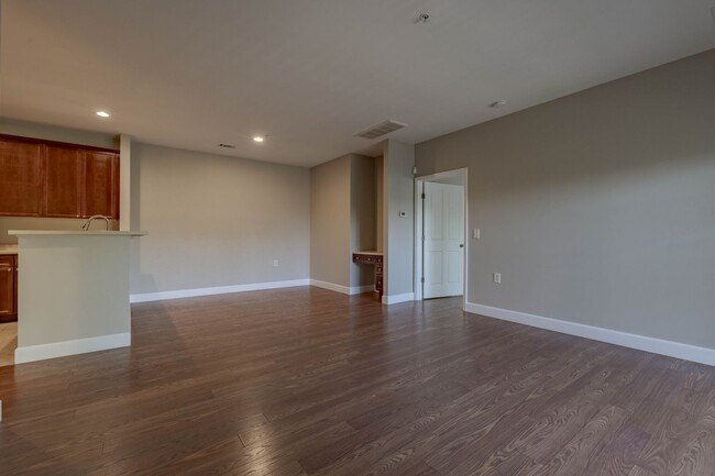 Building Photo - 7231 Althorp Way