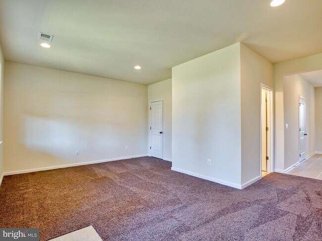 Building Photo - 127 Keller Ct