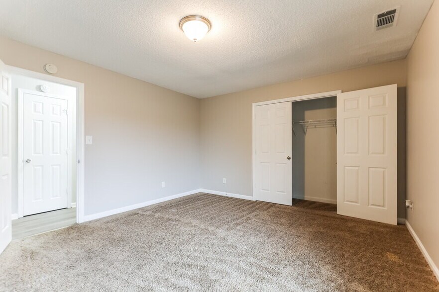 Building Photo - 7719 Briar Forest Ln