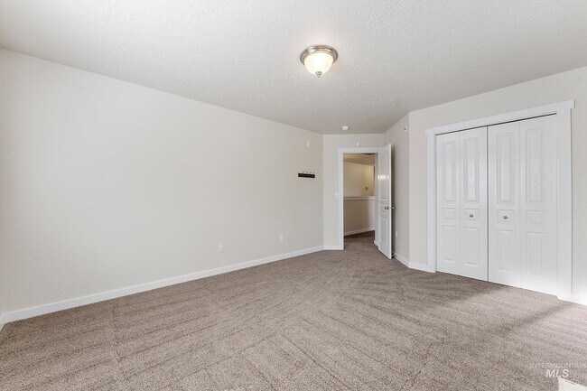 Building Photo - Single Family Home For Rent