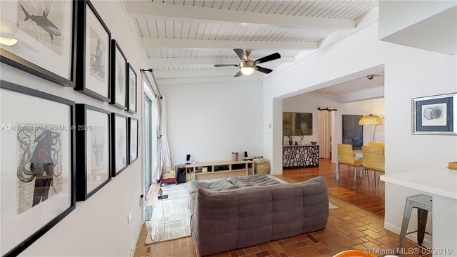Building Photo - 725 NE 73rd St