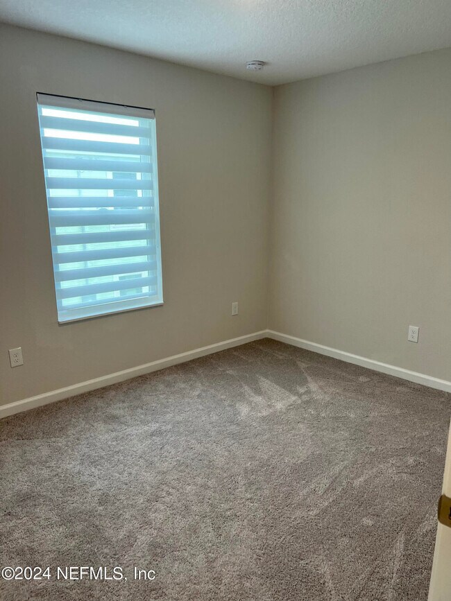 Building Photo - 575 S Woodlawn St