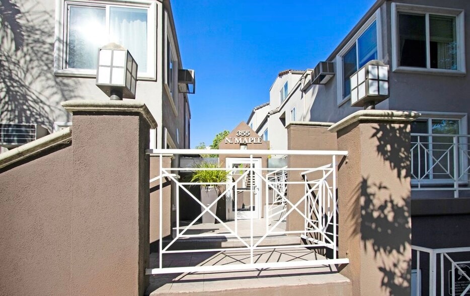 Building Photo - 355 N Maple St