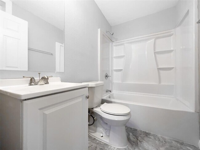 Building Photo - 3635 N MacGregor Way