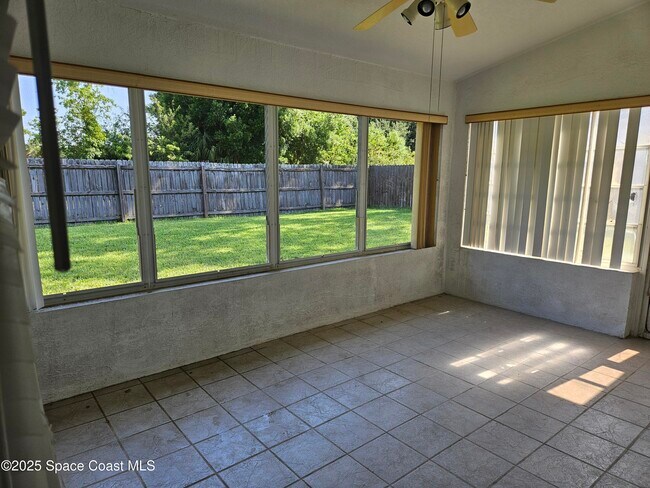 Building Photo - 1250 Winding Meadows Rd
