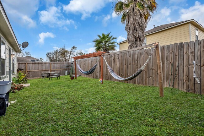 Building Photo - 9327 Delicado Dr