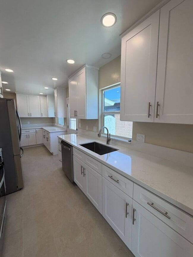Building Photo - Beautiful 4-Bedroom Home in the Heart of Covina!