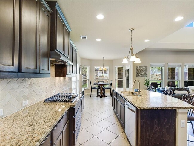 Building Photo - 137 Nantucket Cir