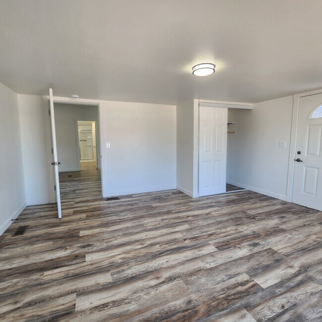 Building Photo - 21533 W Laura St