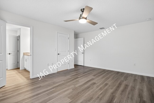 Building Photo - 615 Chaloupe St SE