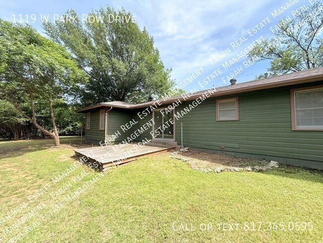 Building Photo - 1119 W Park Row Dr