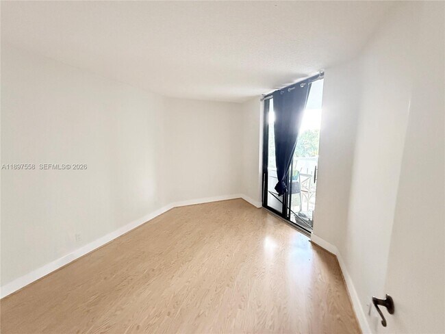 Building Photo - 3610 Yacht Club Dr