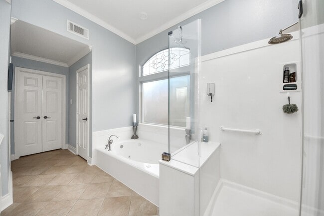 Building Photo - 22010 Castlewind Ct