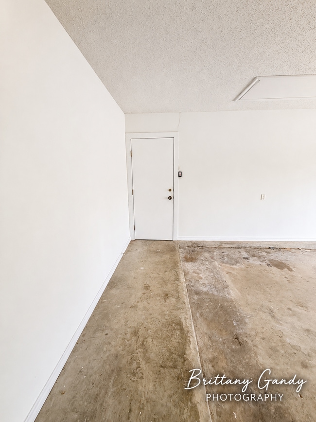 Building Photo - Rental Property on Frierson