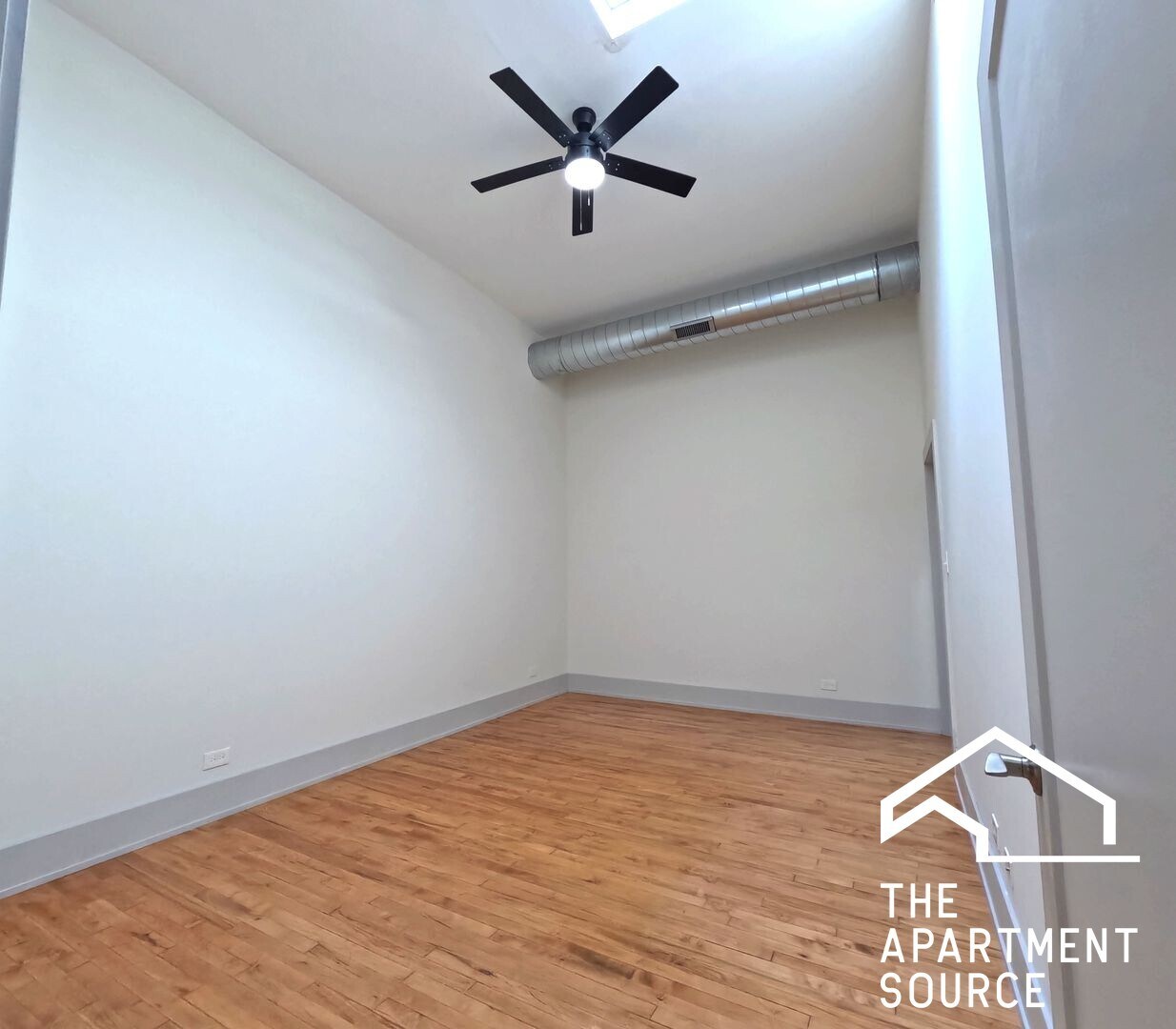 Building Photo - 1432 W 21st St