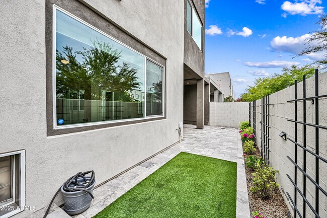 Building Photo - 6842 E ORION Dr