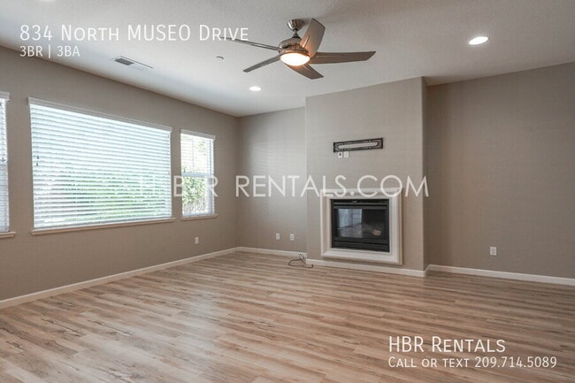 Building Photo - 834 N MUSEO Dr