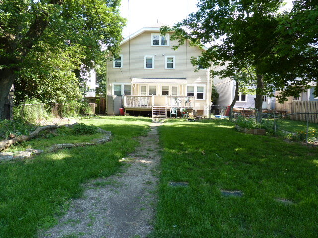 Building Photo - 122 E Tompkins St