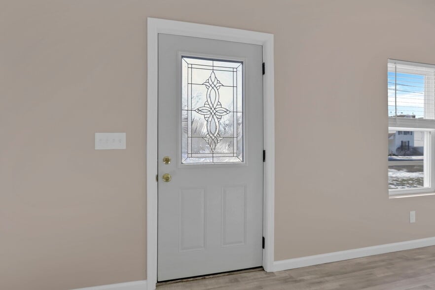 Building Photo - 98 Burt Ave