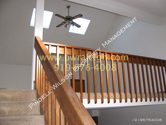 Building Photo - Top of the Pines Spacious Townhome