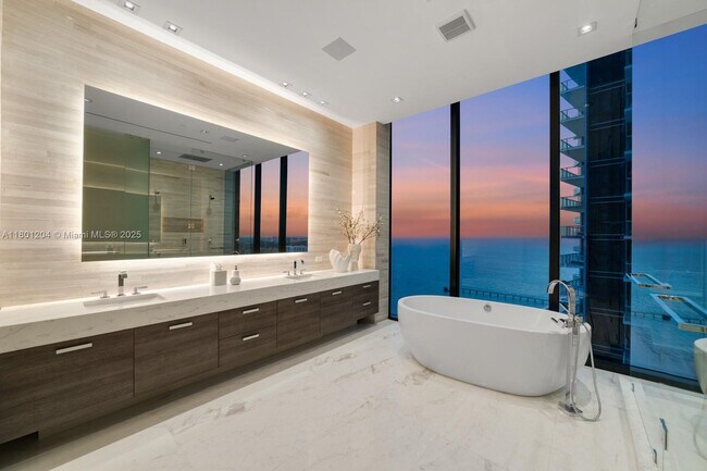 Building Photo - 17141 Collins Ave