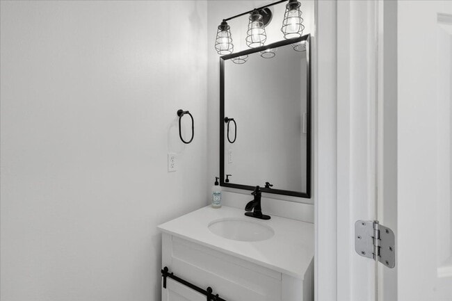 Building Photo - 3053 E Calabria Dr