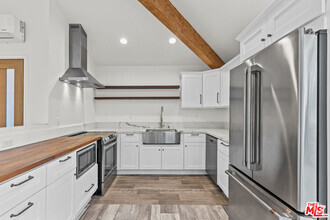 Building Photo - 4835 Gentry Ave
