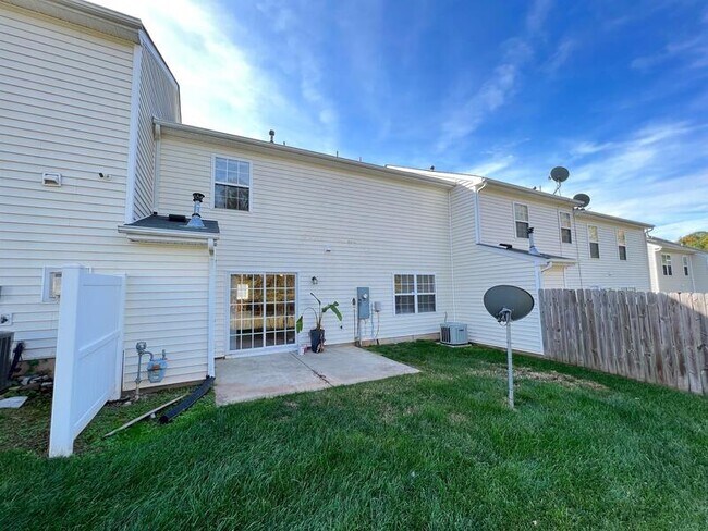 Building Photo - 2005 Rathie Dr