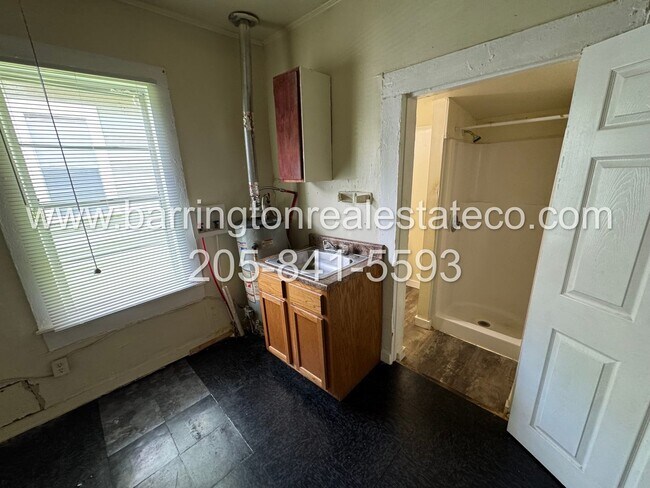 Building Photo - 410 54th St