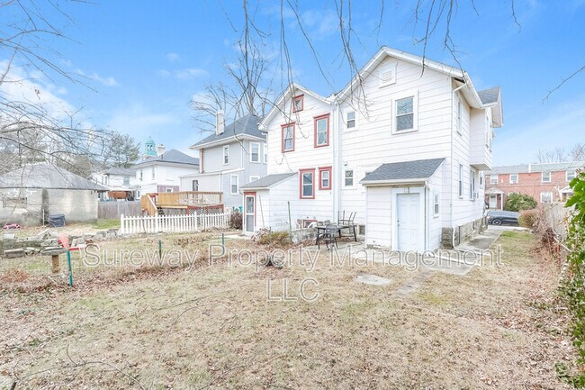 Building Photo - 922 Pitman Ave